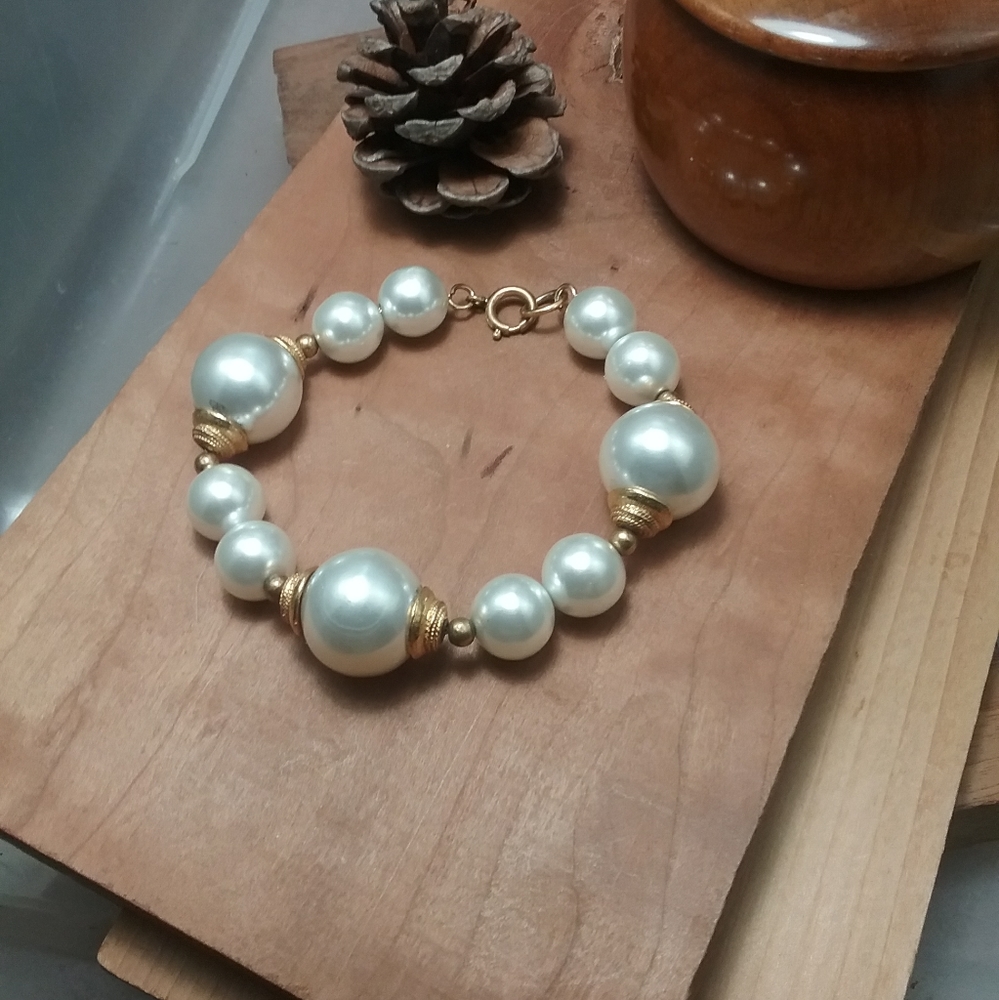 🌹Vintage   Faux  Pearls Bracelets